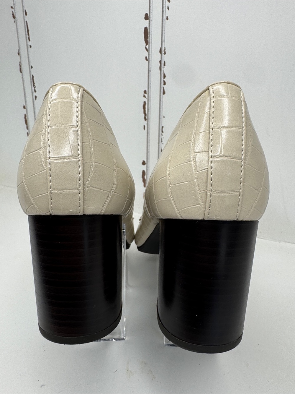 Liz Claiborne Beige Croc-Embossed Loafers with Gold Bit - Picture 3 of 7